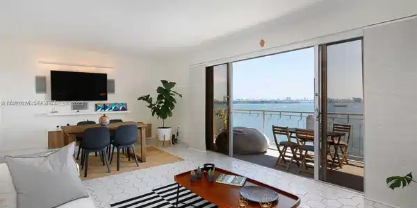 11111 Biscayne Blvd