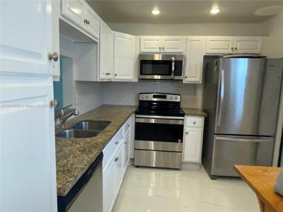 218 NE 12th Ave