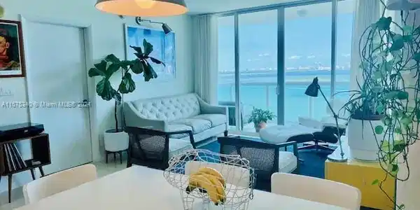 1800 N Bayshore Dr
