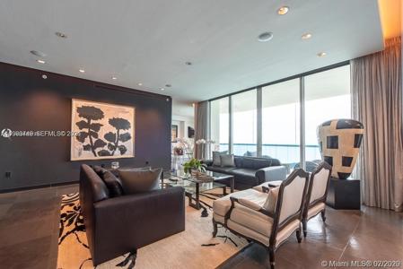 16051 Collins Ave