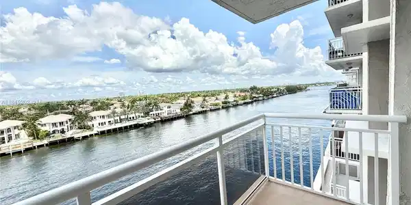 1600 S Ocean Dr