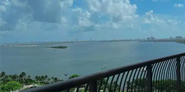 1750 N Bayshore Dr