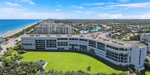 Image 3: North side of Oceancrest