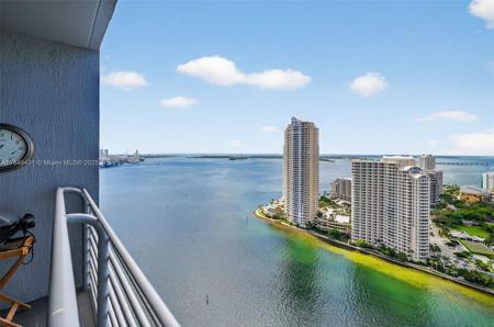335 S Biscayne Blvd