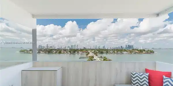 3 Island Ave