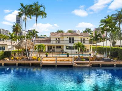 624 Palm Dr