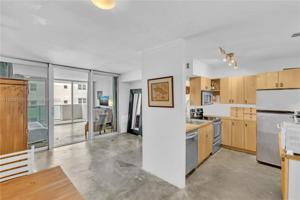 1200 West Ave Unit 819