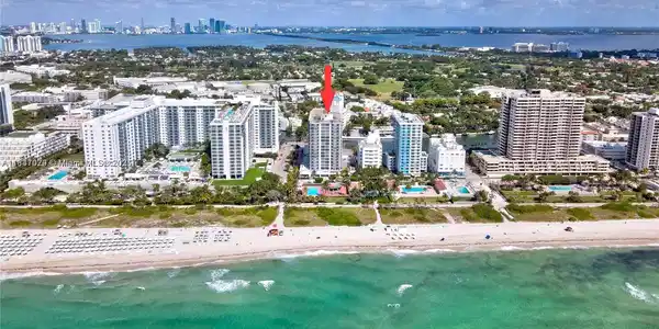 2401 Collins Ave