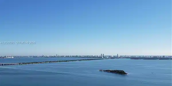 1900 N Bayshore Dr