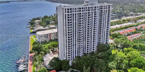 4000 Towerside Ter