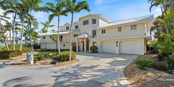 44 W Plaza Del Lago