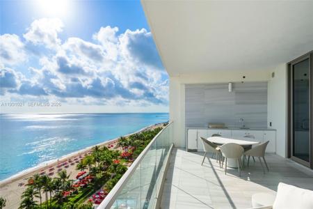 17901 Collins Ave