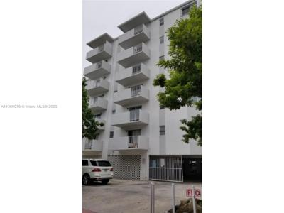 240 Collins Ave