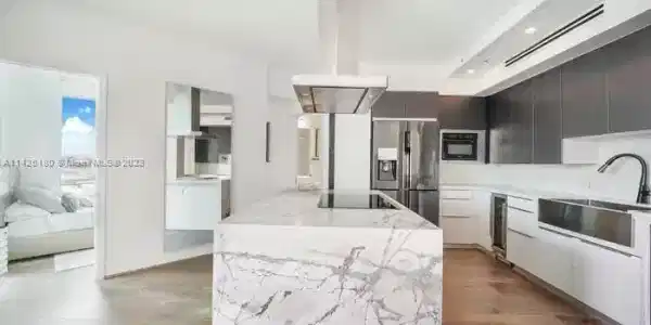 480 NE 30th st Unit 1005