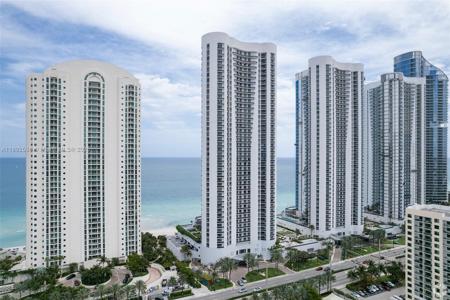 16001 Collins Ave