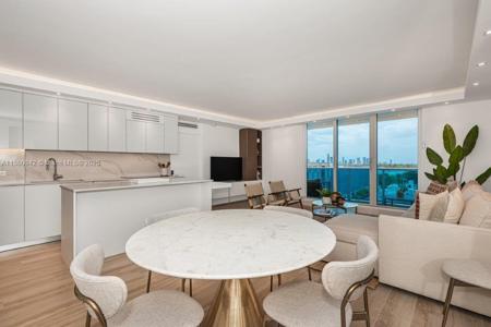 2301 Collins Ave