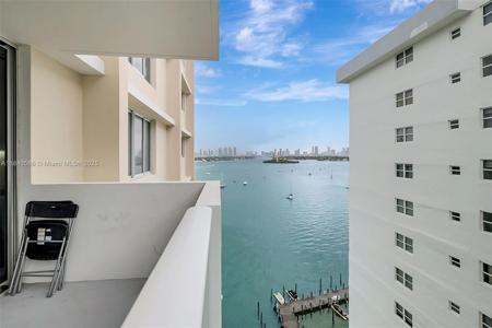 1200 West Ave