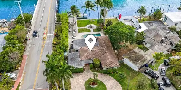 1000 S Shore Dr