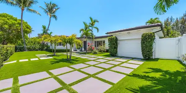 290 N Shore Dr