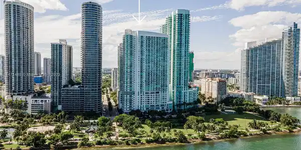 1800 N Bayshore Dr