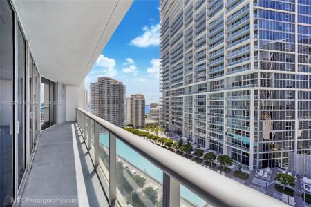 475 BRICKELL AVE