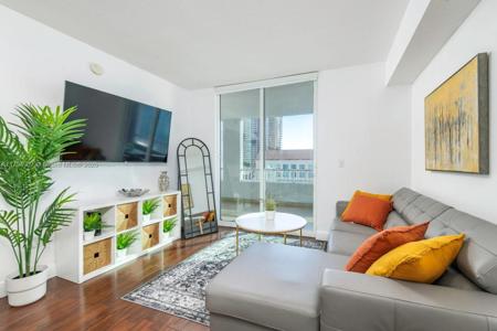 170 SE 14th St