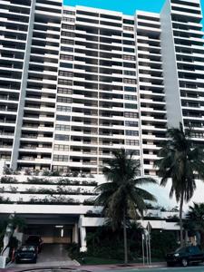 2555 Collins Ave