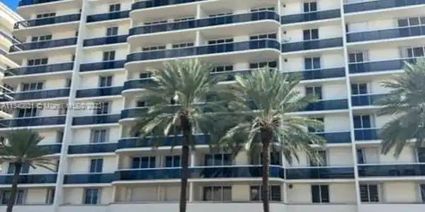9559 Collins Ave