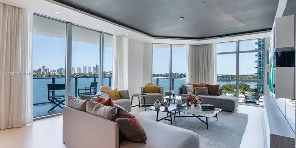 17301 Biscayne Blvd