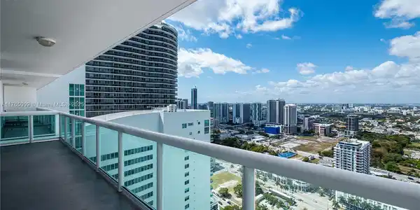 1800 N Bayshore Dr