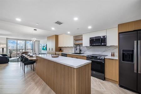 1717 N Bayshore Dr