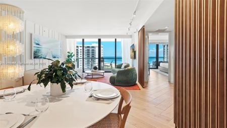 2201 Collins Ave
