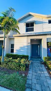 325 NE 1st Dr