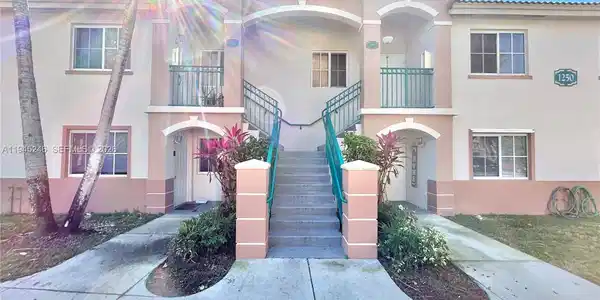 1250 SE 29th St