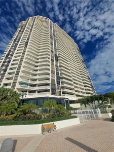 1000 W Island Blvd