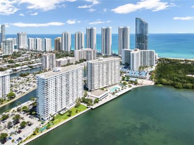 300 Bayview Dr