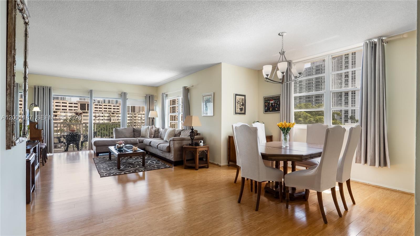 Image 3: Abundant Living Space w/ Wrap Around Windows