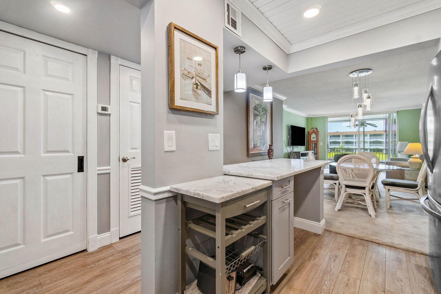Image 2: Kitchen