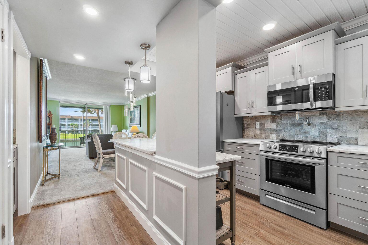 Image 3: Kitchen