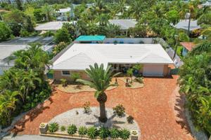 1261 Manor Dr
