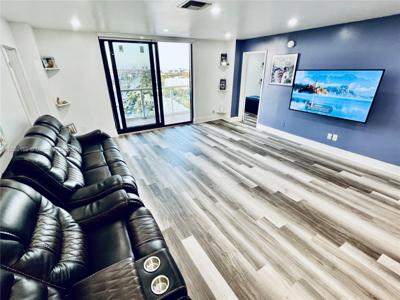 13499 Biscayne Blvd