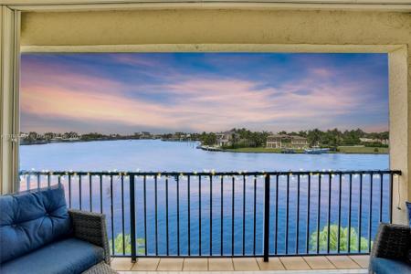 1101 S Riverside Dr