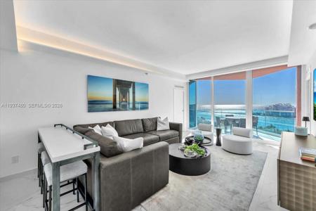 300 S Pointe Dr