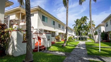 1205 Marseille Dr