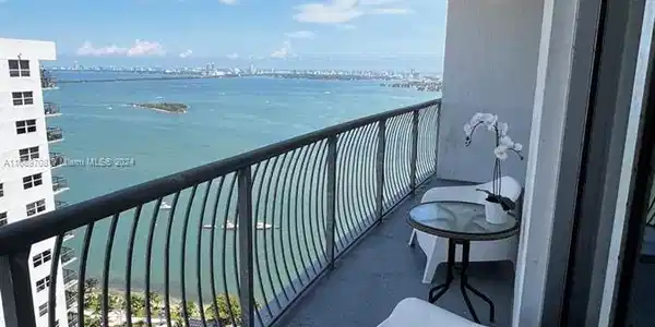 1750 N Bayshore Dr