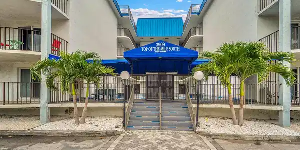 3909 N Ocean