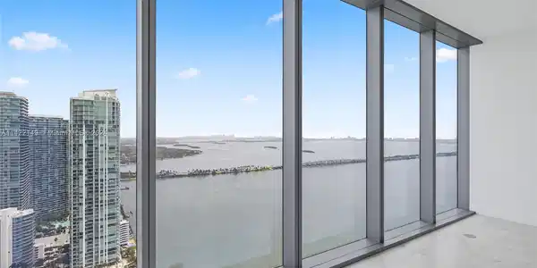 700 NE 26th Terrace