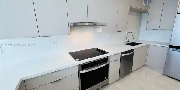 900 Bay Dr Unit 605