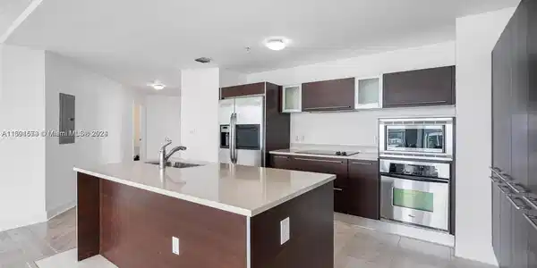 1900 N Bayshore Dr