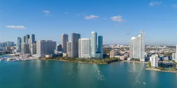 1800 N Bayshore Dr